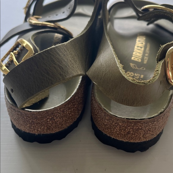 Birkenstock Milano Big Buckle Sandals
In Olive Green - Gold Buckle New w/o box - Picture 7 of 8